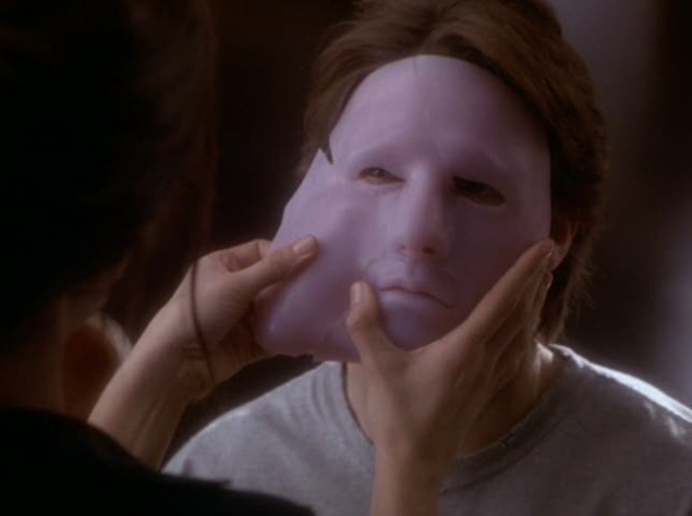 Ванильное небо (Vanilla Sky).  Режиссер - Кэмерон Кроу.  Том Круз, Пенелопа Крус и Кэмерон Диаз. И название "Ванильное небо". Конечно же, до просмотра вы подумали, что это милая развлекательная комедия (ну или там лирическая мелодрама). Вынуждены вас расс Ванильное небо (Vanilla Sky).  Режиссер - Кэмерон Кроу.  Том Круз, Пенелопа Крус и Кэмерон Диаз. И название "Ванильное небо". Конечно же, до просмотра вы подумали, что это милая развлекательная комедия (ну или там лирическая мелодрама). Вынуждены вас расс