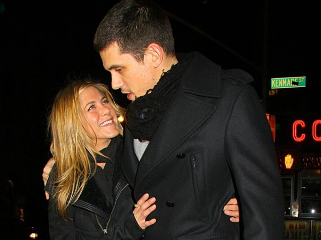 Дженнифер Энистон и Джон Майер – разница 8 лет. Разошлись в 2009