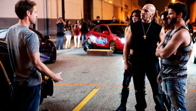 Комедия "Суперфорсаж". Пародия на кинофильм "Форсаж" и другие картины о гонках. Сотруднику полиции Лукасу Уайту предстоит сложное задание – необходимо внедриться в одну из банд. Особая опасность состоит в том, что Лукасу придется участвовать в гонках, кот