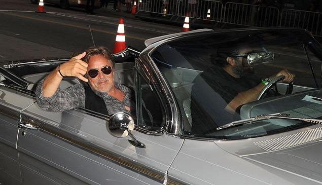 В 2006 году звезда телесериала "Полиция Майами" Дон Джонсон на несколько часов потерял 17 акров недвижимости в Вуди Крик, Колорадо. До выкупа на аукционе. Он заплатил 14,5 млн долларов просроченных долгов, чтобы вернуть его дом и земли.