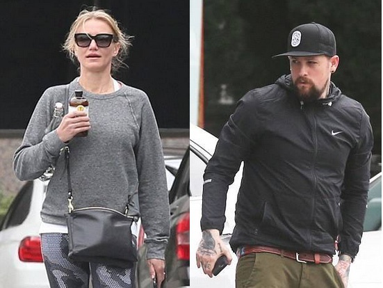 Между тем ранее она была замечена в этом же районе с мужем Бенджи Мэдденом. Между тем ранее она была замечена в этом же районе с мужем Бенджи Мэдденом.