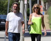Курт Рассел и Голди Хоун на прогулке по Лос-Анджелесу