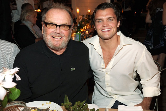 Джек Николсон имеет сына Реймонда, который, как и знаменитый отец,  является большим сердцеедом.