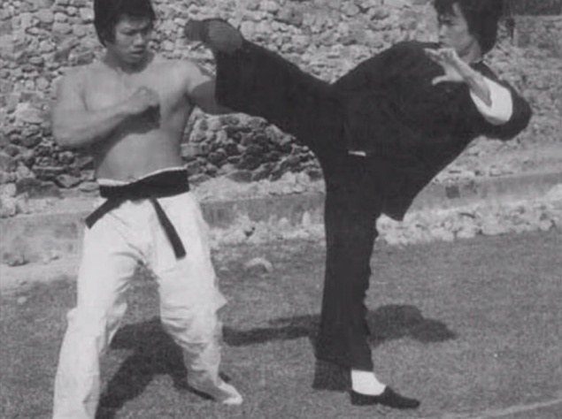 Такую же досаду испытывали и бесчисленные поклонники его таланта, когда смотрели фильм.