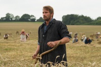 Подалі від безумного натовпу