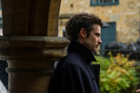 Подалі від безумного натовпу