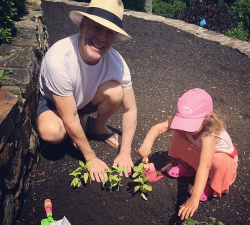 Дружина Брюса Вілліса виклала чарівне фото актора і його маленької дочки Дружина Брюса Вілліса виклала чарівне фото актора і його маленької дочки