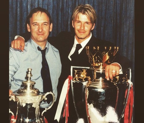 ... але й вітає свого батька ... але й вітає свого батька