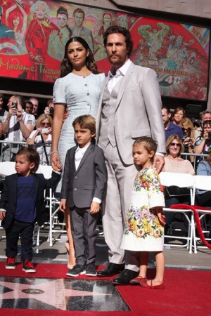 Мэттью МакКонахи (45) и Камила Альвес (32) Мэттью МакКонахи (45) и Камила Альвес (32)