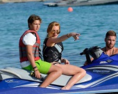 Линдси Лохан отдыхает на пляже в Греции