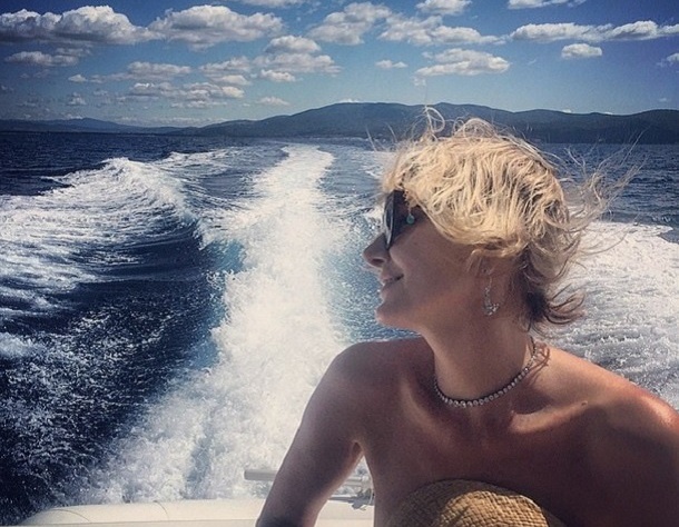 Рената Литвинова в бриллиантах покорила Instagram