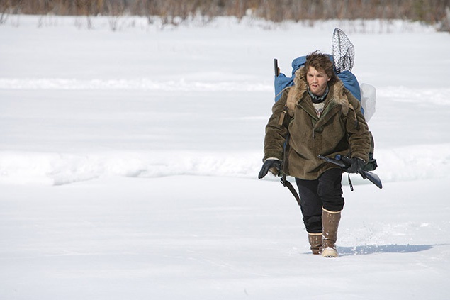 В диких условиях (2007). Прекрасно срежиссированная экранизация знаменитого романа Джона Кракауэра с отличной игрой Эмиля Хирша и очень атмосферным саундтреком от Эдди Веддера из Pearl Jam. В диких условиях (2007). Прекрасно срежиссированная экранизация знаменитого романа Джона Кракауэра с отличной игрой Эмиля Хирша и очень атмосферным саундтреком от Эдди Веддера из Pearl Jam.