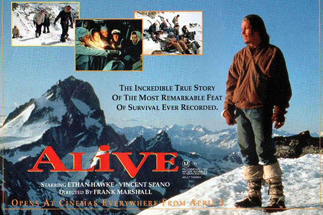 Выжить (1992). Классический фильм о выживании, рассказывающий историю уругвайской сборной по регби, всеми силами пытающейся выбраться из дикой местности после авиакатастрофы. Выжить (1992). Классический фильм о выживании, рассказывающий историю уругвайской сборной по регби, всеми силами пытающейся выбраться из дикой местности после авиакатастрофы.