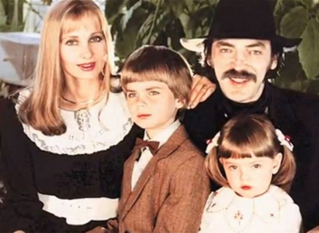 Михаил Боярский с семьей