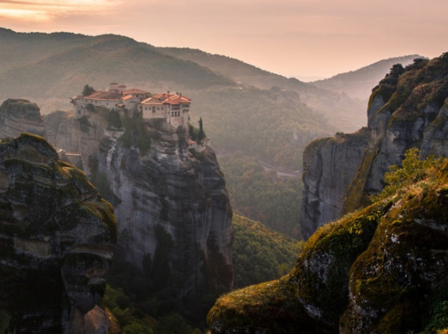 Орлиное гнездо в долине Аррен — Метеора, Греция