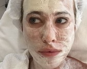 Ксения Собчак ужаснула лицом в косметической маске