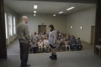 Голуб сидів на гілці, розмірковуючи про буття