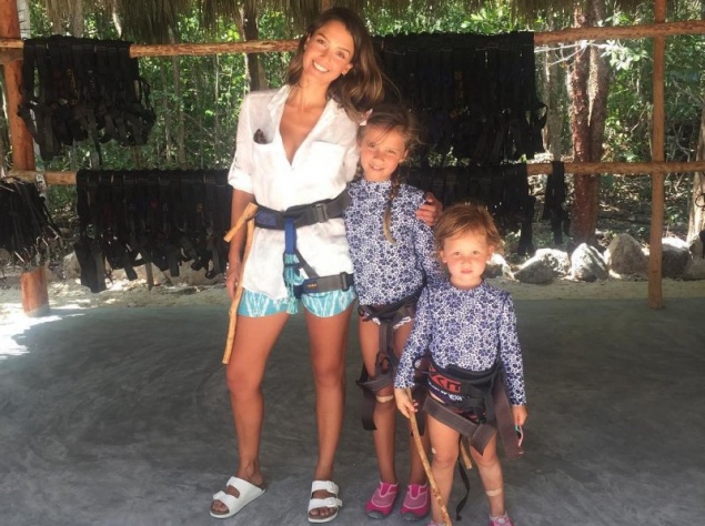 Джессика Альба с детьми
