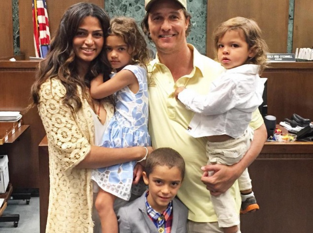 Мэтью МакКонахи с детьми