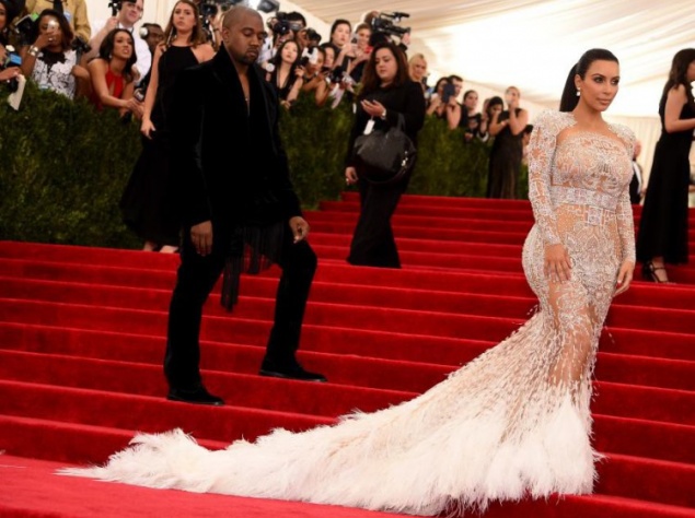 Кім Кардашьян застрахувала попу на $21 млн.