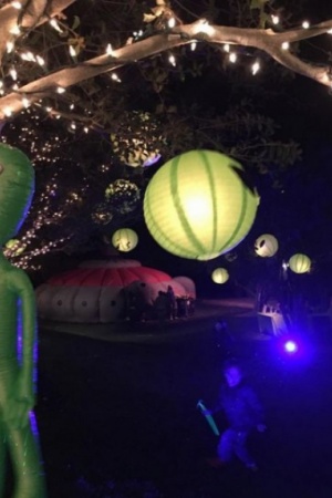 Новорічне дерево Кортні Кардашян