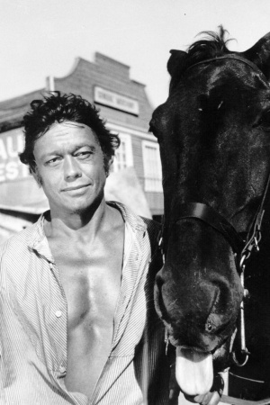 Микола Караченцов