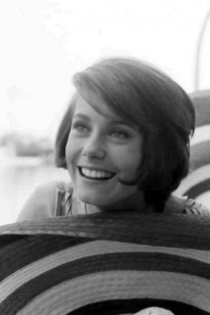 Катрин Денев