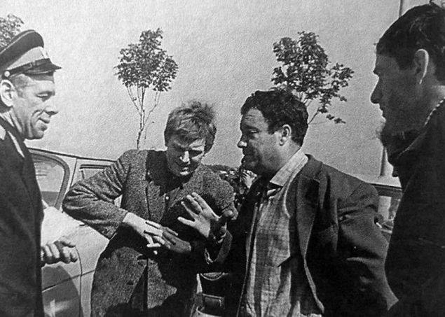 Георгий Жжёнов, Иннокентий Смоктуновский и Эльдар Рязанов на съёмках "Берегись автомобиля"