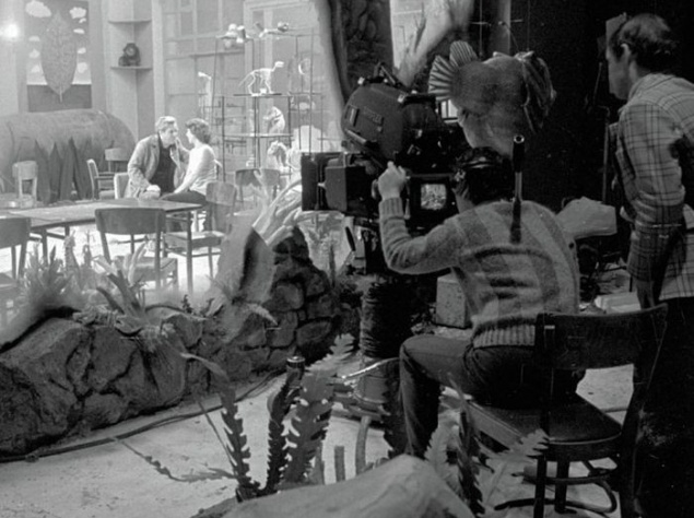 Леонид Марков и Наталья Гурзо на съёмках фильма "Гараж"