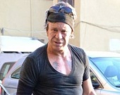 Уставший Микки Рурк после тренировки с легендарным Фредди Роуч