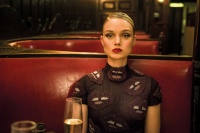 Неоновый демон