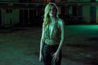 Неоновый демон