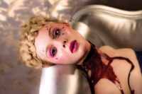 Неоновый демон