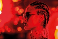 Неоновый демон