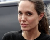 Джоли впервые рассказала про свои тяжелые роды в Намибии