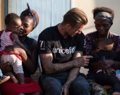 Дэвид Бекхэм пообщался с детьми в Свазиленде