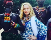 Мадонна з сином подорожує по Африці