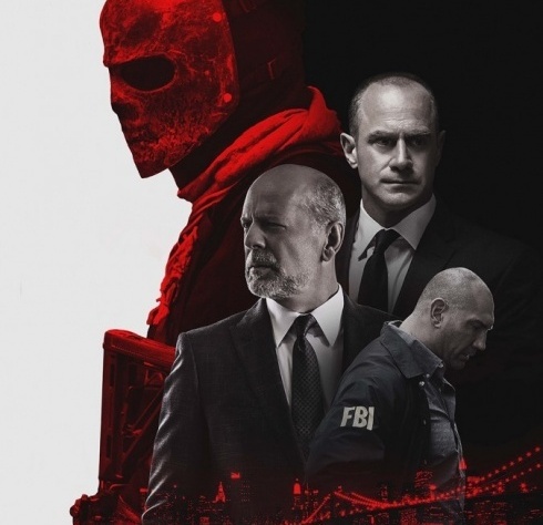 Боєвик "Мародери". Агент ФБР виходить на слід злочинців, які професійно здійснюють масштабні пограбування у великих фінансових установах і віддають награбоване на благодійність. Агентові ФБР належить розкрити мотиви сучасних Робін Гудів.