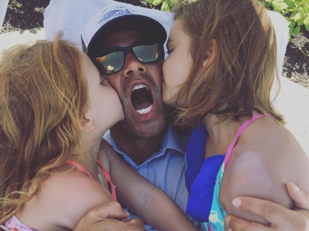 Джессіка Альба показала своїх доньок