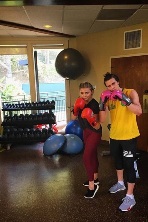 Хлоя Моретц и Бруклин Бекхэм Хлоя Моретц и Бруклин Бекхэм