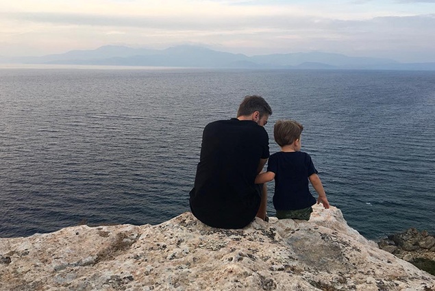 Дмитрий Шепелев отдыхает с сыном Платоном у моря.ФОТО