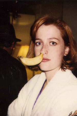 Джиллиан Андерсон на съемках "Секретных материалов"