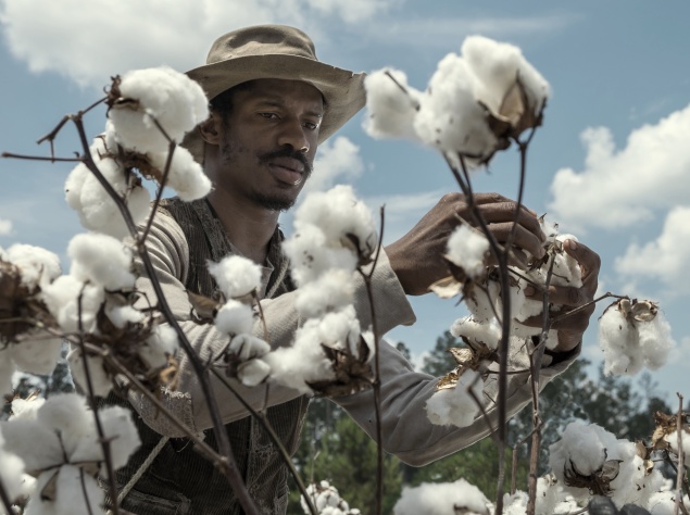 Биографическая драма "Рождение нации". В центре сюжета - история восстания чернокожих рабов, которое произошло в 1831 году в штате Вирджиния во главе с рабом-мятежником Нэтом Тернером.