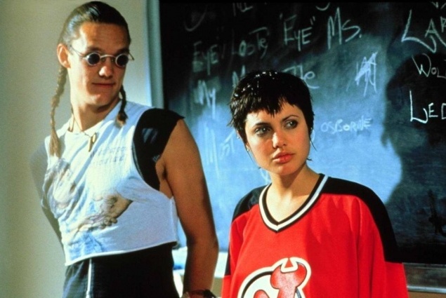 Хакери (1995). У ролях: Анджеліна Джолі, Джонні Лі Міллер Хакери (1995). У ролях: Анджеліна Джолі, Джонні Лі Міллер