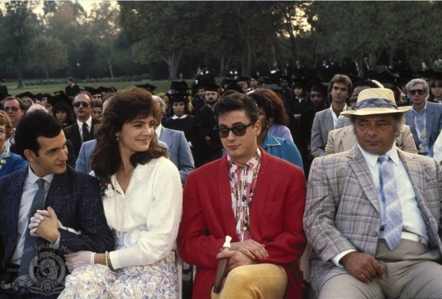 Знову в школу (1986). У ролях: Роберт Дауні мл. Знову в школу (1986). У ролях: Роберт Дауні мл.