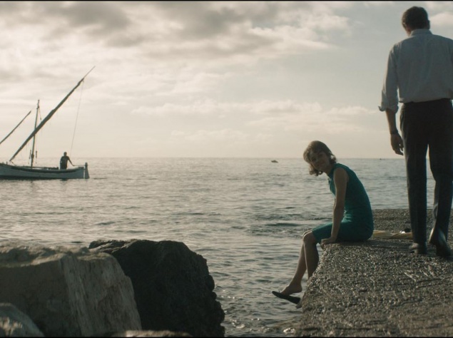 Драма "Иллюзия любви". Действия киноленты разворачивается вскоре после Второй мировой войны, где в центре сюжета - история свободолюбивой девушки, которая, состоя в браке не по своей воли, влюбляется в другого мужчину.