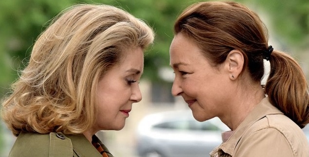 Драма "Поцелуй Беатрис". Размеренная жизнь акушерки Клэр переворачивается с появлением Беатрис — мачехи, внезапно сбежавшей 30 лет назад.