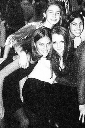 Ліндсі Лохан з подругами