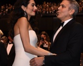 Клуни отменил все поездки из-за родов жены