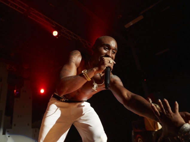 Трилер "2Pac: Легенда". Хроніка життя легендарного репера Тупака Шакура аж до фатальної стрілянини в Лас-Вегасі в 1996 році.